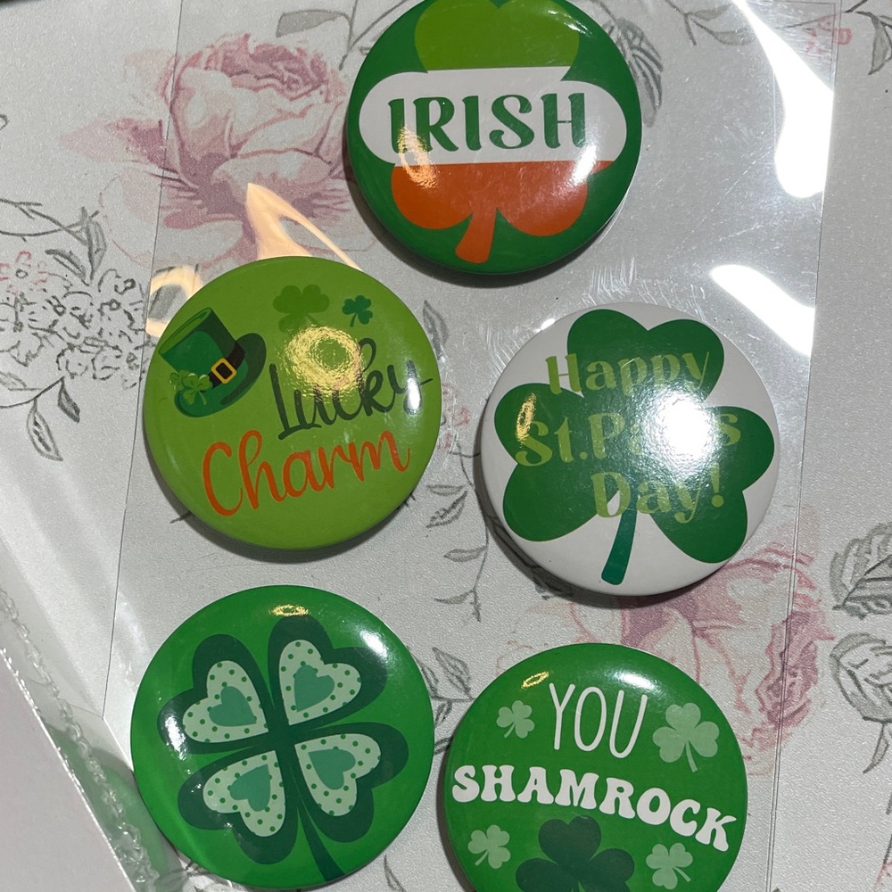 St. Patrick's Day Party Set - Green and White NWT - Picture 6 of 10